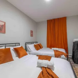 Pumpkin Premise By Airport, 5 Beds, Sleeps 8, Book 7 Days, Get 20 Percent Off Newark